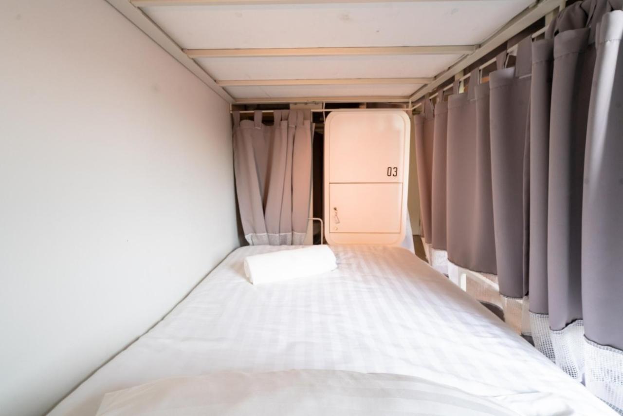 Bedspread Hostel (Adults Only) Bangkok Exterior foto