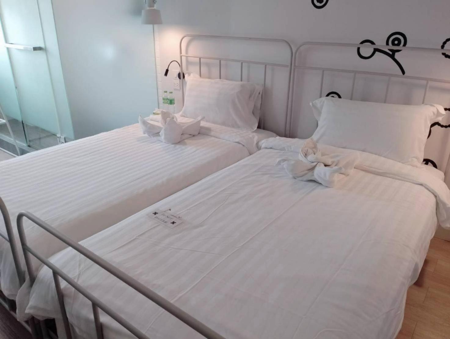 Bedspread Hostel (Adults Only) Bangkok Exterior foto