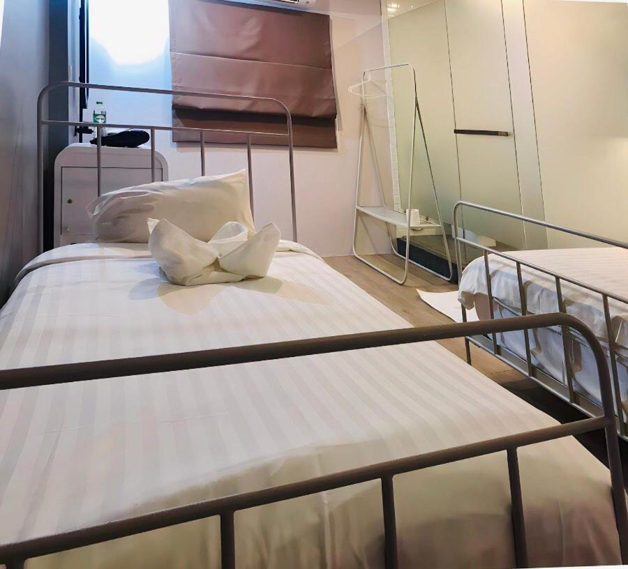 Bedspread Hostel (Adults Only) Bangkok Exterior foto